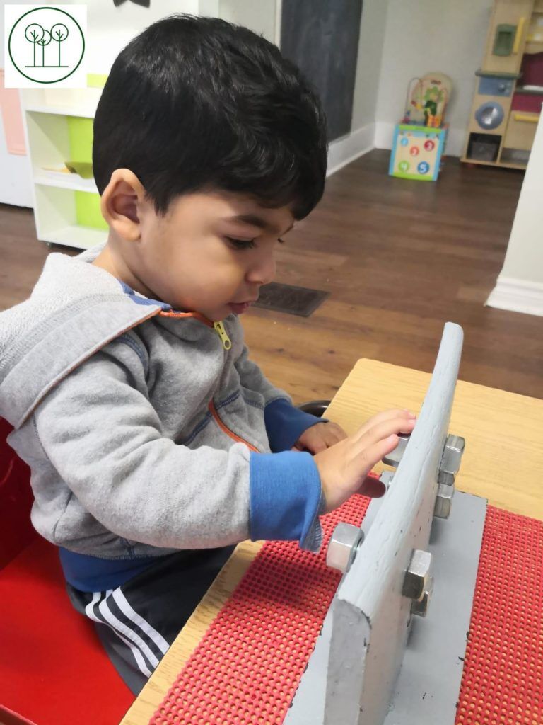 Screwing on the bolts